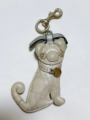 Gucci oliver pug dog - oliver,